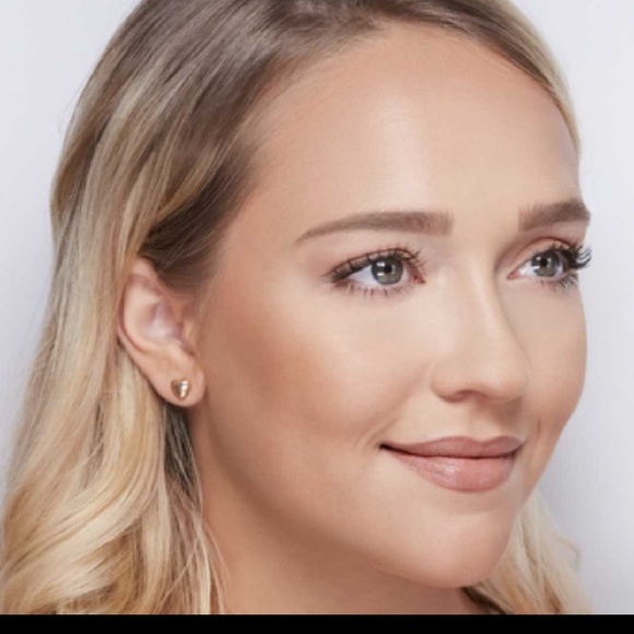 Too Faced Chocolate Soleil Med/Deep Bronzer - Picture 2 of 8